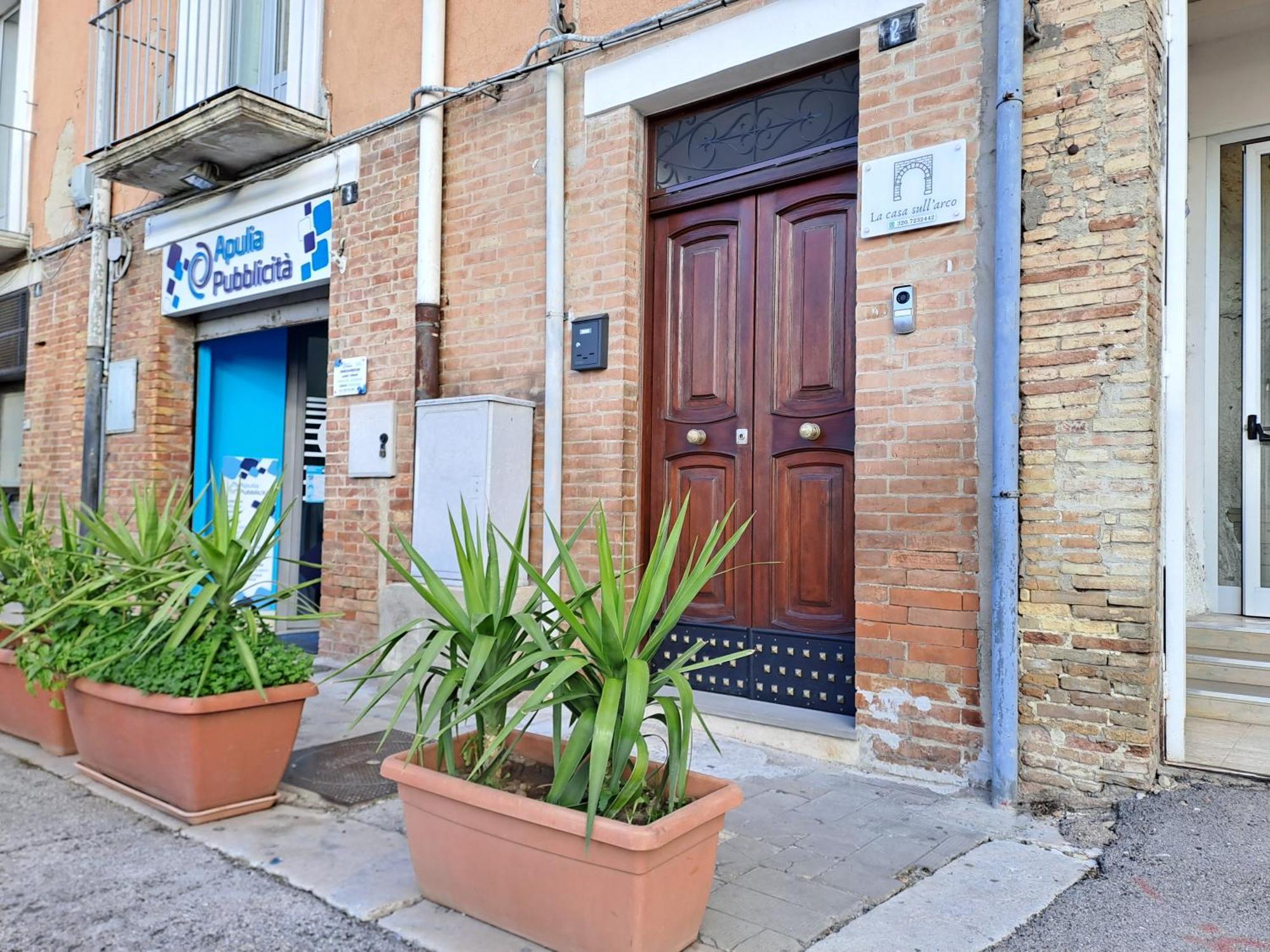 La Casa Sull Arco Bed & Breakfast Lucera Exterior foto